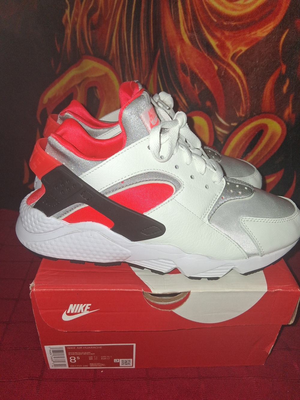 Nike White Silver & Retro-Red Huarache Sneakers 8 1/2